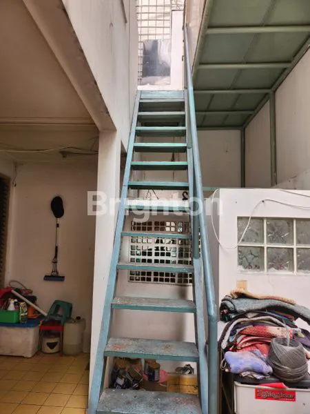 image RUMAH HOEK TAMAN ARIES  (8)