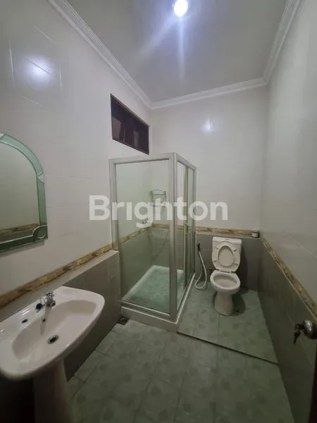 image RUMAH SIAP HUNI DI KLAMPIS SEMOLO TIMUR SURABAYA DEKAT MERR (5)