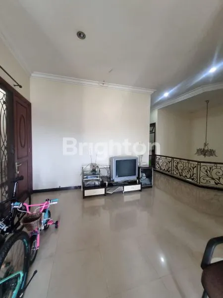 image RUMAH SIAP HUNI DI KLAMPIS SEMOLO TIMUR SURABAYA DEKAT MERR (8)