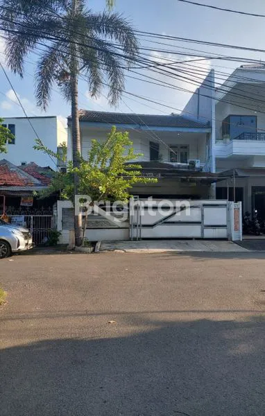 image RUMAH 2 LANTAI JAKARTA BARAT  (1)