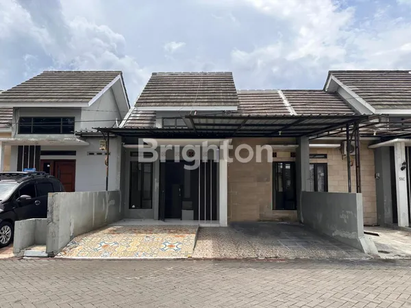 image RUMAH MURAH SIAP HUNI FULL FURMISHED DI GENTAN SUKOHARJO DEKAT DENGAN SOLOBARU (1)