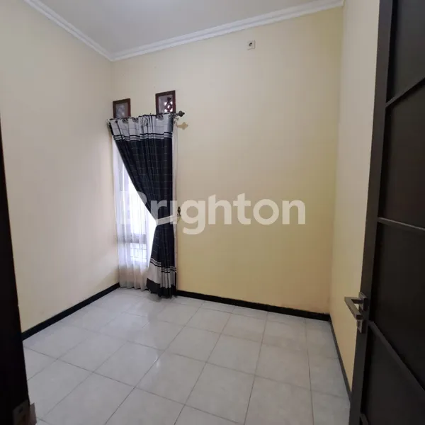 image RUMAH MURAH SIAP HUNI FULL FURMISHED DI GENTAN SUKOHARJO DEKAT DENGAN SOLOBARU (3)