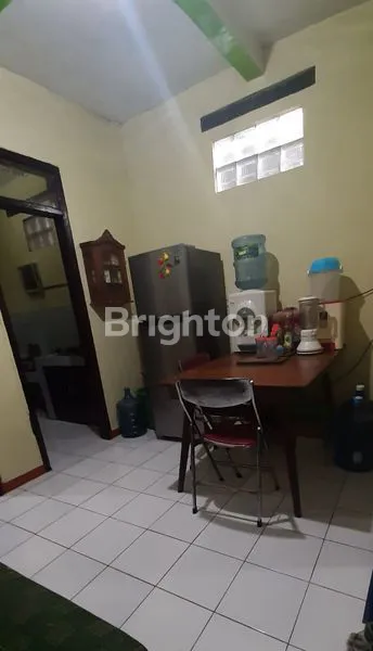 image RUMAH 2 LANTAI ADA KAMAR UNTUK KOST (1)