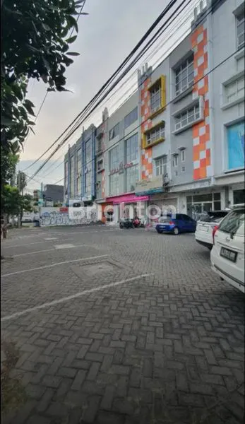 image RUKO 4.5 LANTAI STRATEGIS MERR LUAS 90M² (1)