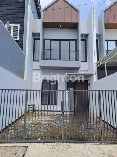 image RUMAH 2 LANTAI MODERN SCANDINAVIAN BARU GRESS, SIAP HUNI, STRATEGIS SELANGKAH KE RAYA KENJERAN RS MITRA KELUARGA PAKUWON CITY MALL SUPERINDO SUTOREJO MULYOSARI ITS UNAIR MERR GALAXY MALL (1)