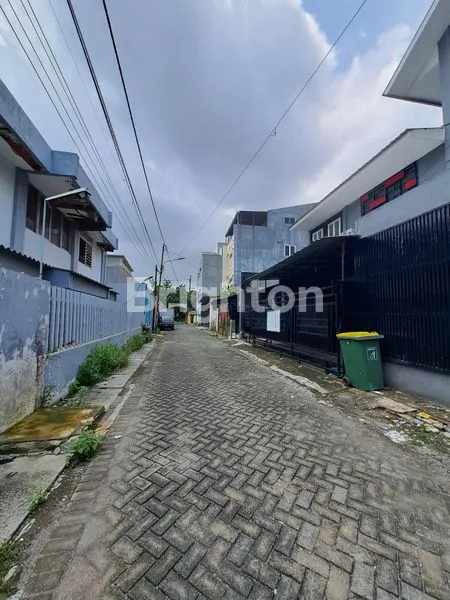 image RUMAH 2 LANTAI MODERN SCANDINAVIAN BARU GRESS, SIAP HUNI, STRATEGIS SELANGKAH KE RAYA KENJERAN RS MITRA KELUARGA PAKUWON CITY MALL SUPERINDO SUTOREJO MULYOSARI ITS UNAIR MERR GALAXY MALL (2)