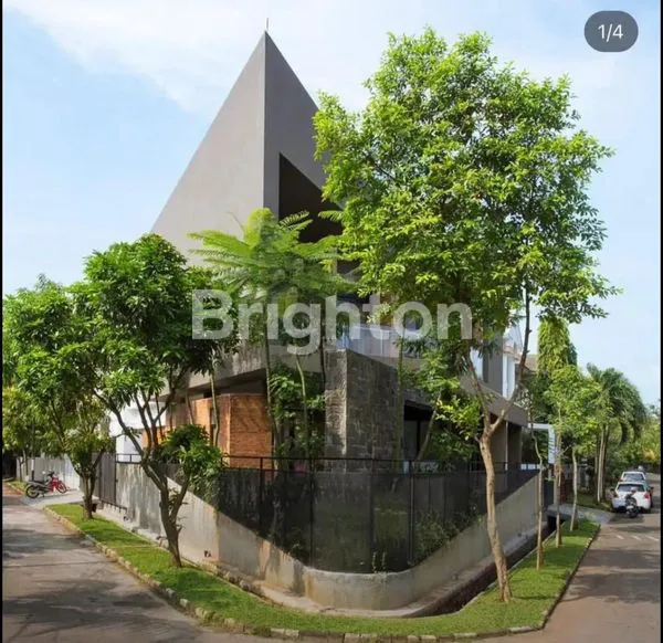 image RUMAH MEWAH 2 LANTAI DENGAN SWIMMING POOL DI BINTARO SEKTOR 9 (7)