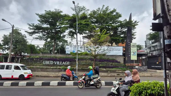 image RUKO COCOK UNTUK TEMPAT USAHA DAERAH CILEDUK. JALANAN SUPER RAMAI  (7)