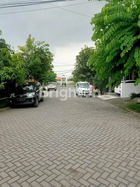 image RUMAH ASRI LOKASI DI BUDURAN (3)