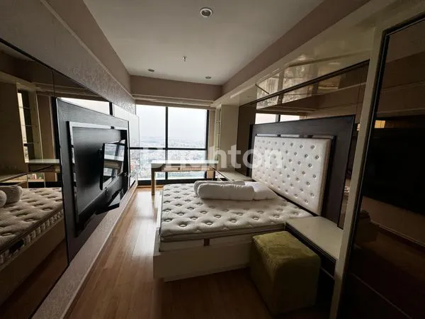 image THE PEAK RESIDENCE, KONDOMINIUM MEWAH DI KAWASAN SUPERBLOK TUNJUNGAN PLASA DI JANTUNG KOTA SURABAYA, DIDESAIN OLEH DP ARCHITEC SINGAPORE, MEMILIKI FASILITAS HOTEL BINTANG 5 (4)