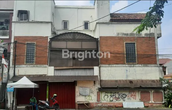 image RUMAH STRATEGIS PINGGIR JALAN RAYA DEPOK DUA TENGAH (2)