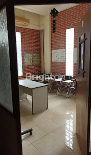 image RUMAH STRATEGIS PINGGIR JALAN RAYA DEPOK DUA TENGAH (4)