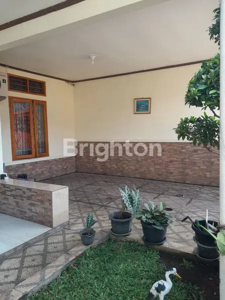 image "DIJUAL RUMAH BARU DIRENOVASI DI JALAN RIUNG GEDE PERMAI: KESEMPURNAAN DAN KEHANGATAN DALAM SATU PAKET!" (3)