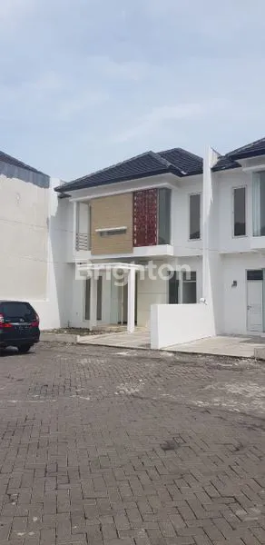 image RUMAH 2 LT BARU GRESS DI REGENCY ONE SURABAYA LOKASI STRATEGIS (1)