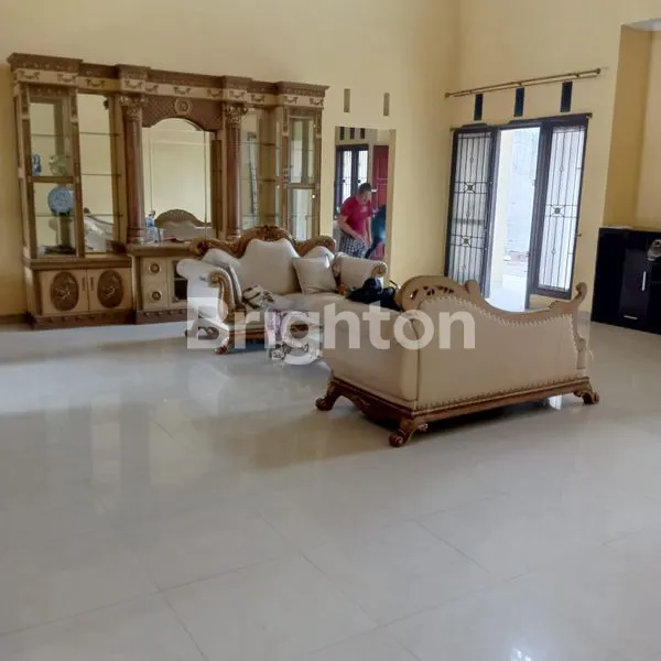 image RUMAH LUAS DI SAYAP SOEKARNO HATTA (5)