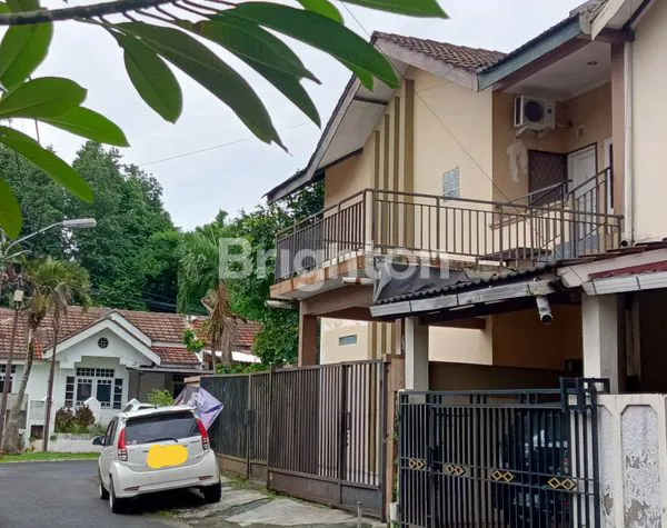 image RUMAH NYAMAN 2 LANTAI SIAP HUNI DI HOEK DI NUSALOKA BSD SERPONG (2)