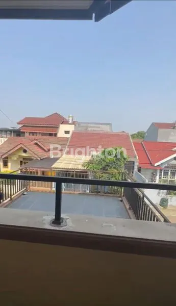 image RUMAH NYAMAN 2 LANTAI SIAP HUNI DI HOEK DI NUSALOKA BSD SERPONG (6)