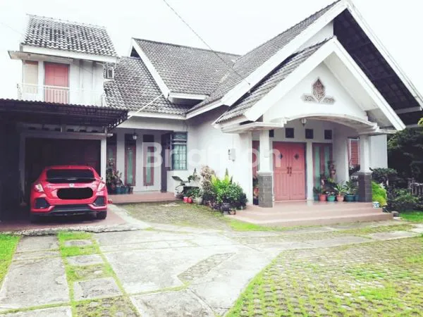 image JUAL CEPAT RUMAH TENGAH KOTA (1)