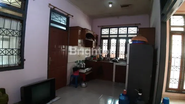 image JUAL CEPAT RUMAH TENGAH KOTA (4)