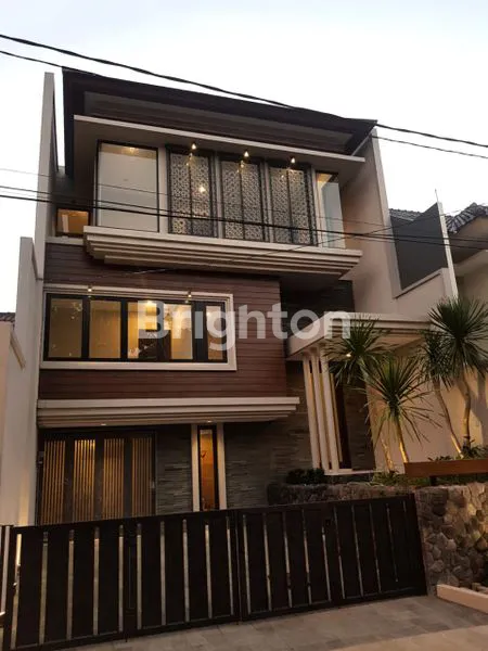 image RUMAH MODERN 2 LANTAI ARAYA 2 SURABAYA (1)