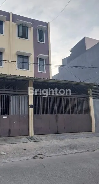 image RUKO 3 1/2 LANTAI TAMAN RATU DI JALAN RAYA (1)