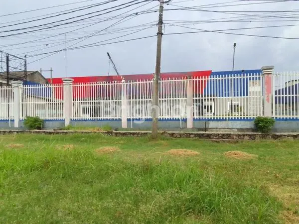 GEDUNG EX-SHOWROOM PLUS IMB HOTEL 10 LANTAI DI CENGKARENG