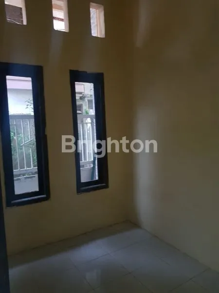 image RUMAH 2 LT DI SETRO UTARA SURABAYA DEKAT RAYA KENJERAN DAN SURAMADU (2)