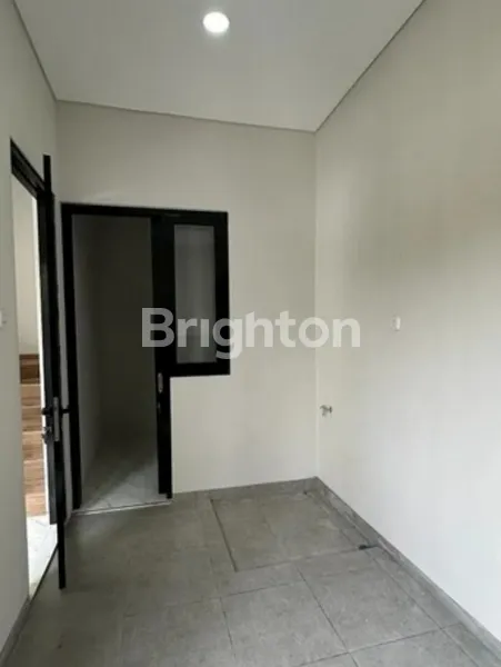 image KUTISARI INDAH MINIMALIS 2 LANTAI DEKAT TENGGILIS, RUNGKUT (6)