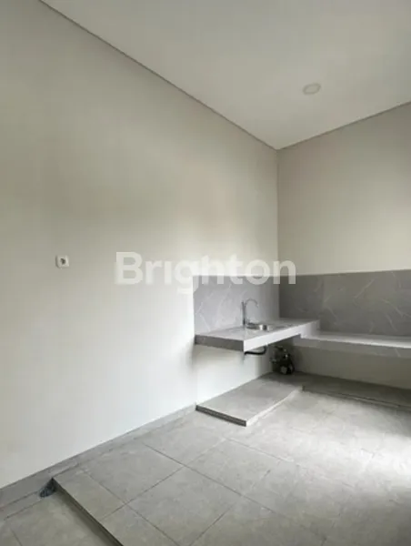 image KUTISARI INDAH MINIMALIS 2 LANTAI DEKAT TENGGILIS, RUNGKUT (7)