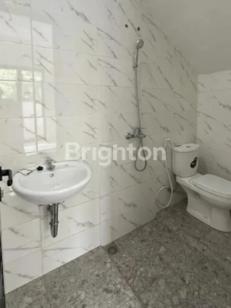 image KUTISARI INDAH MINIMALIS 2 LANTAI DEKAT TENGGILIS, RUNGKUT (8)