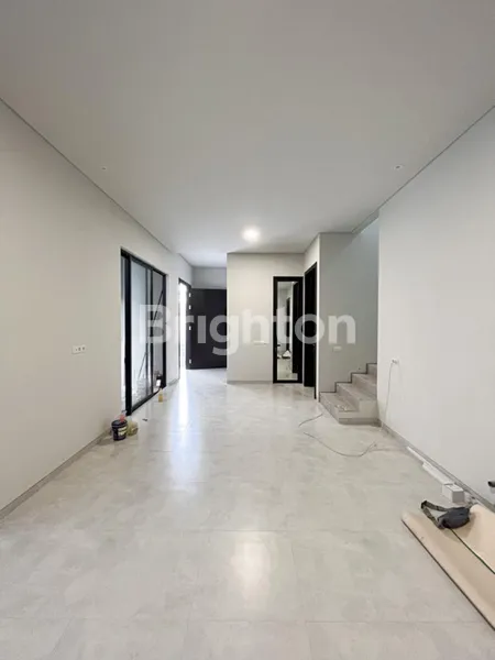 image RUMAH BARU GRESS MINIMALIS DI MANYAR TIRTOASRI BAGUS SIAP PAKAI (2)