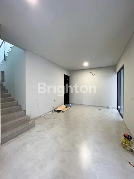 image RUMAH BARU GRESS MINIMALIS DI MANYAR TIRTOASRI BAGUS SIAP PAKAI (3)