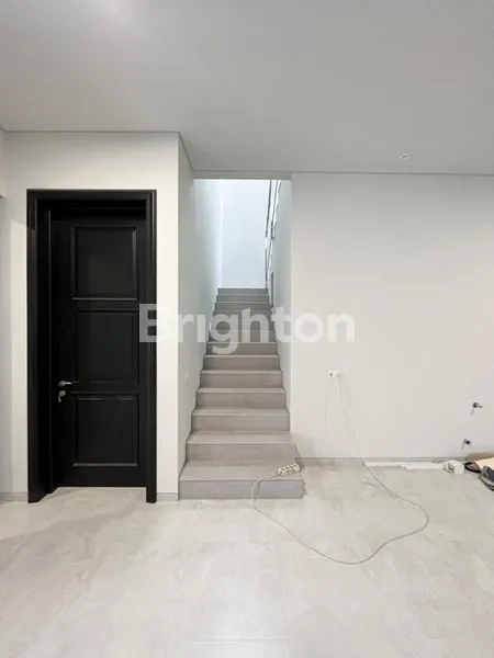 image RUMAH BARU GRESS MINIMALIS DI MANYAR TIRTOASRI BAGUS SIAP PAKAI (4)