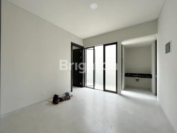 image RUMAH BARU GRESS MINIMALIS DI MANYAR TIRTOASRI BAGUS SIAP PAKAI (5)