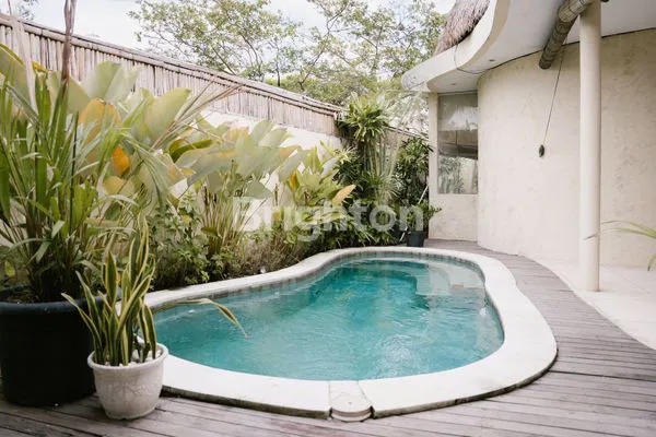 image VILLA DI CANGGU BALI DEKAT FINNS, PANTAI BATU BOLONG (1)