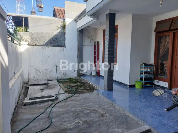 image RUMAH 1.5LANTAI MURAH TERAWAT DEKAT PAPAYA DARMO ! JUAL SIMPANG DARMO PERMAI SELATAN  (1)