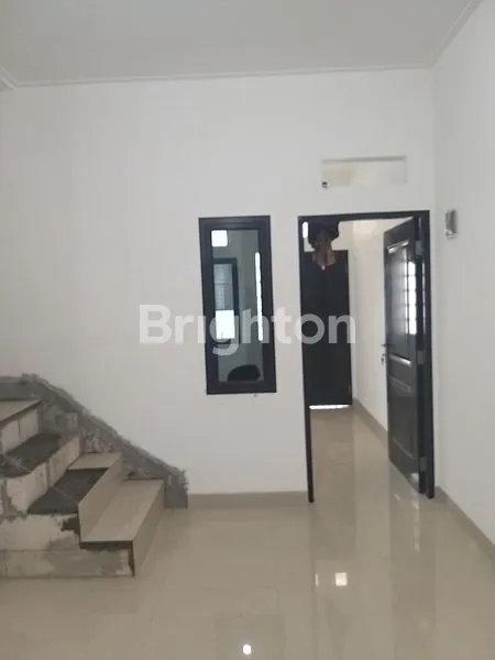 image RUMAH 3 LANTAI TANJUNG DUREN (8)