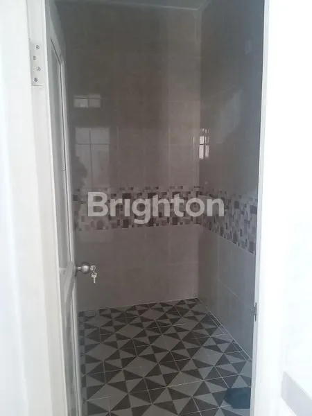 image RUMAH 3 LANTAI TANJUNG DUREN (5)