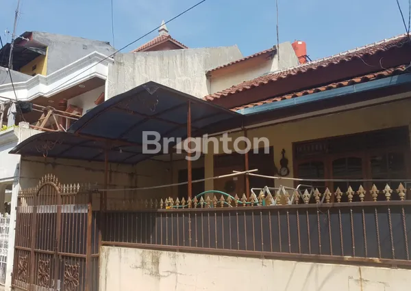 image RUMAH JALAN HIJAU DAUN "UNIQUE AND VINTAGE"  WILAYAH STRATEGIS DI KOMPLEK WALIKOTA KELAPA GADING TIMUR, KELAPA GADING, JAKARTA UTARA (1)