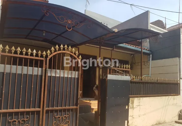 image RUMAH JALAN HIJAU DAUN "UNIQUE AND VINTAGE"  WILAYAH STRATEGIS DI KOMPLEK WALIKOTA KELAPA GADING TIMUR, KELAPA GADING, JAKARTA UTARA (2)