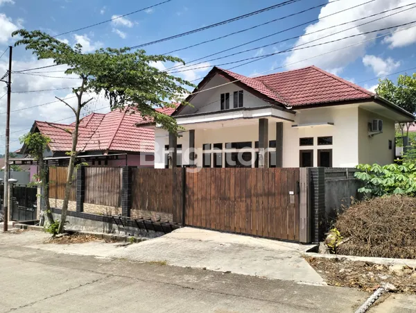 image RUMAH 4 KAMAR TIDUR SIAP HUNI SAMARINDA (7)