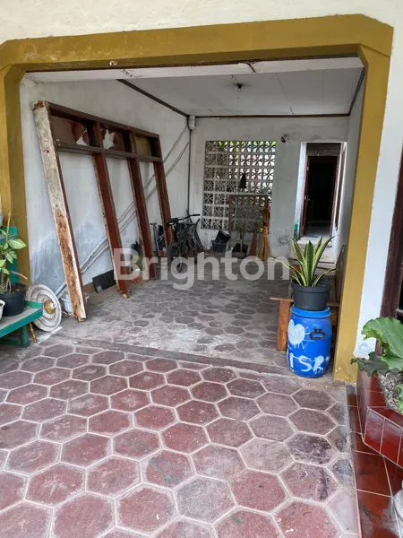 image RUMAH STRATEGIS DI SOLO DEKAT KAMPUS & MALL (8)