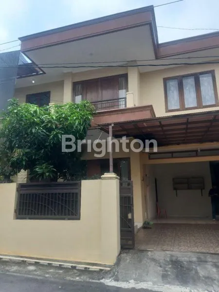 RUMAH BESAR MEWAH BERSIH