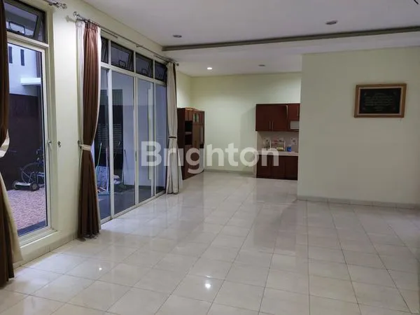 image RUMAH SECOND JALAN KECAPI, JAGAKARSA, JAKARTA SELATAN CAKEP ! (2)