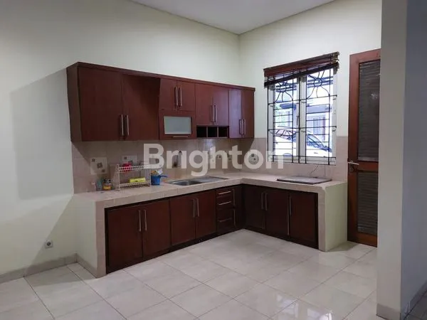 image RUMAH SECOND JALAN KECAPI, JAGAKARSA, JAKARTA SELATAN CAKEP ! (3)