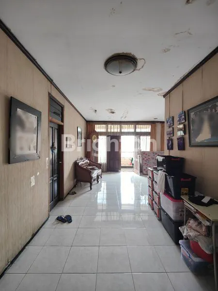 image RUMAH PUSAT KOTA SURABAYA EX HOME INDUSTRI DI PETEMON SIDOMULYO, RUMAH DENGAN GUDANG LUAS DAN COCOK UNTUK USAHA. (3)
