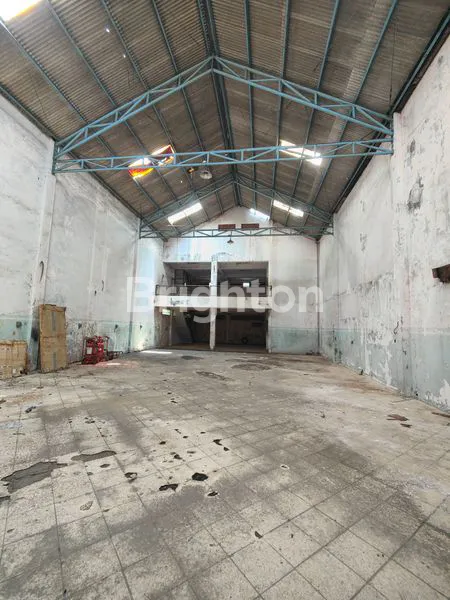 image RUMAH PUSAT KOTA SURABAYA EX HOME INDUSTRI DI PETEMON SIDOMULYO, RUMAH DENGAN GUDANG LUAS DAN COCOK UNTUK USAHA. (5)
