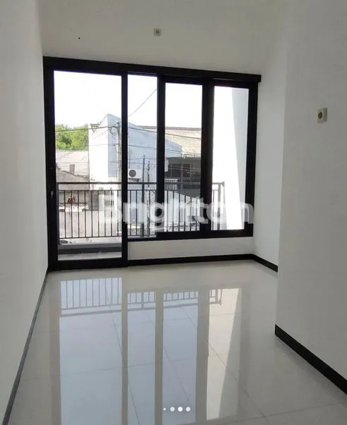 image RUMAH SCANDINAVIAN BARU GRESS 2 LANTAI SIAP HUNI, SELANGKAH KE RAYA KENJERAN PAKUWON CITY MULYOSARI ITS UNAIR  (4)