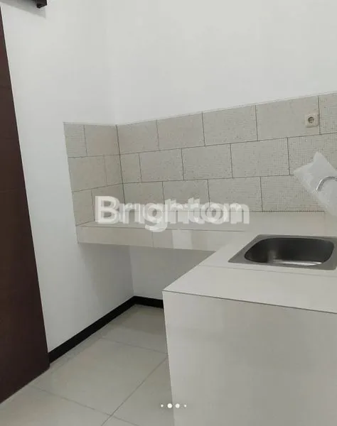 image RUMAH SCANDINAVIAN BARU GRESS 2 LANTAI SIAP HUNI, SELANGKAH KE RAYA KENJERAN PAKUWON CITY MULYOSARI ITS UNAIR  (5)