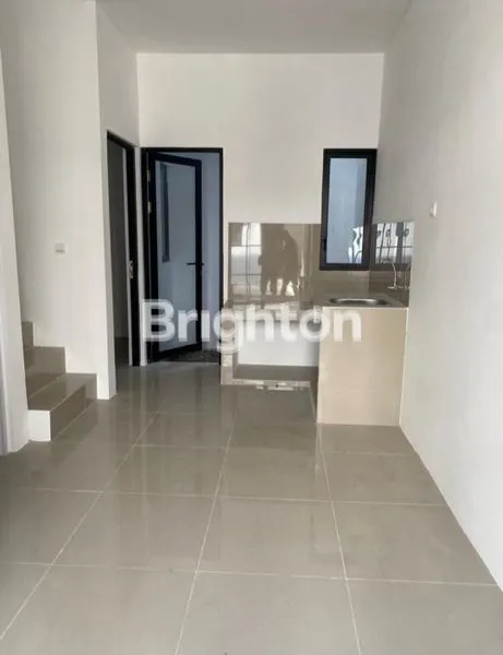 image RUMAH 2 LANTAI BARU GRESS, SIAP HUNI SELANGKAH KE PAKUWON CITY MULYOSARI SUTOREJO ITS UNAIR (3)